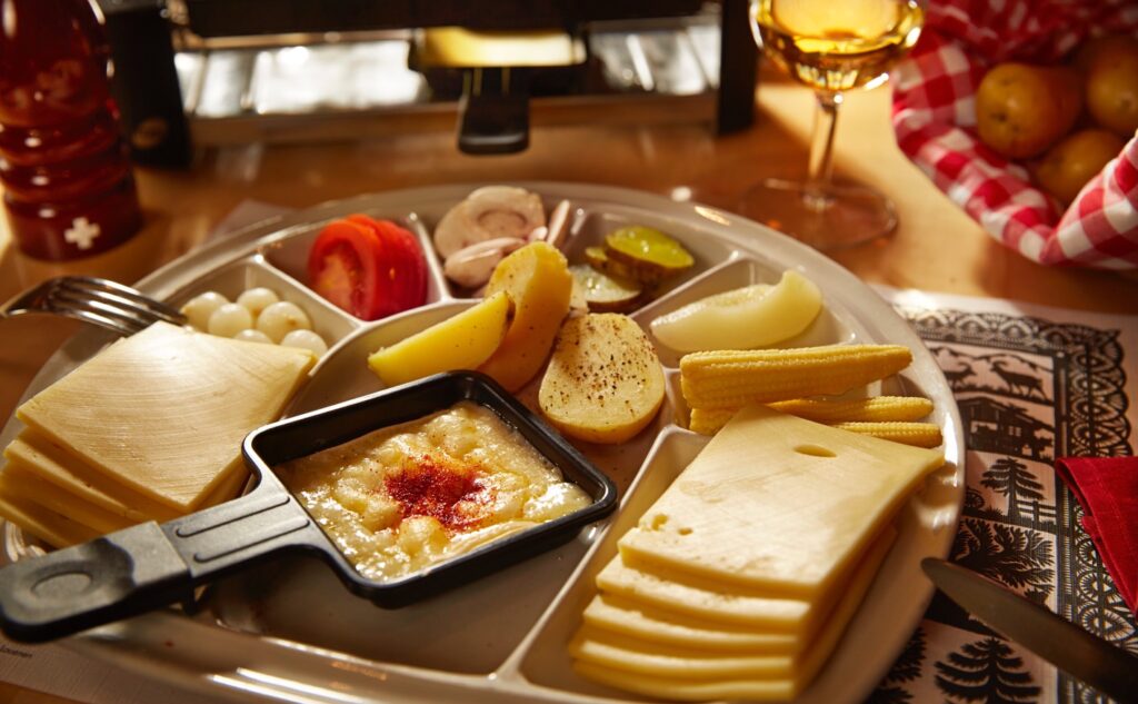The Ultimate Cheese Experience: Where to Enjoy Fondue & Raclette in Zürich